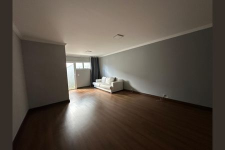 Casa de condomínio para alugar com 600m², 5 quartos e 6 vagasQuarto