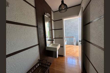 Casa de condomínio para alugar com 600m², 5 quartos e 6 vagasLavabo
