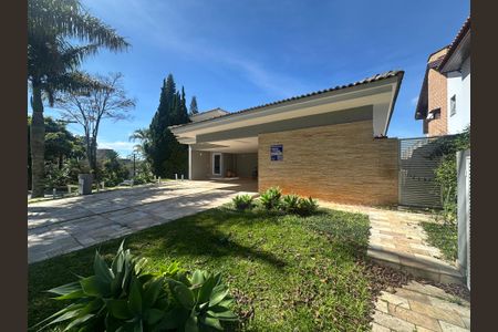 Casa de condomínio para alugar com 600m², 5 quartos e 6 vagasFachada