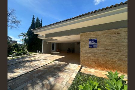 Casa de condomínio para alugar com 600m², 5 quartos e 6 vagasFachada