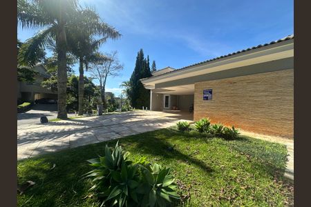 Casa de condomínio para alugar com 600m², 5 quartos e 6 vagasFachada