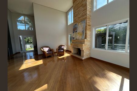 Casa de condomínio para alugar com 600m², 5 quartos e 6 vagasSala