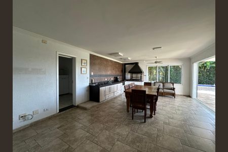 Casa de condomínio para alugar com 600m², 5 quartos e 6 vagasChurrasqueira