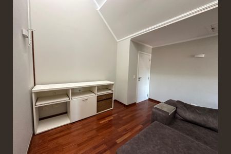 Casa de condomínio para alugar com 600m², 5 quartos e 6 vagasSala de TV