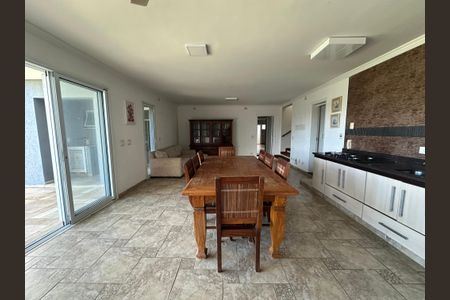Casa de condomínio para alugar com 600m², 5 quartos e 6 vagasChurrasqueira