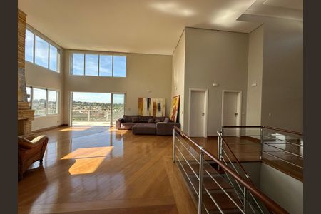 Casa de condomínio para alugar com 600m², 5 quartos e 6 vagasSala