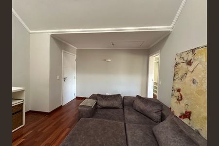 Casa de condomínio para alugar com 600m², 5 quartos e 6 vagasSala de TV