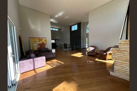 Casa de condomínio para alugar com 600m², 5 quartos e 6 vagasSala