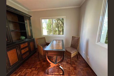 Casa de condomínio para alugar com 600m², 5 quartos e 6 vagasEscritório