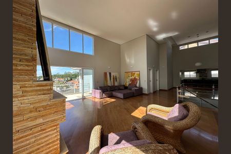 Casa de condomínio para alugar com 600m², 5 quartos e 6 vagasSala
