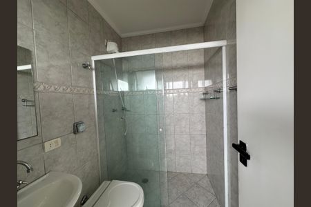 Casa de condomínio para alugar com 600m², 5 quartos e 6 vagasBanheiro de serviço