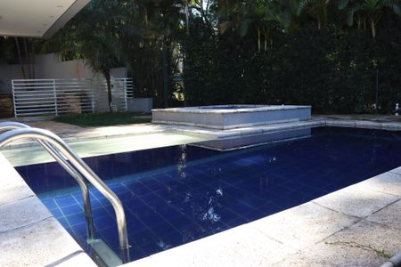 Casa de condomínio para alugar com 600m², 5 quartos e 6 vagasPiscina