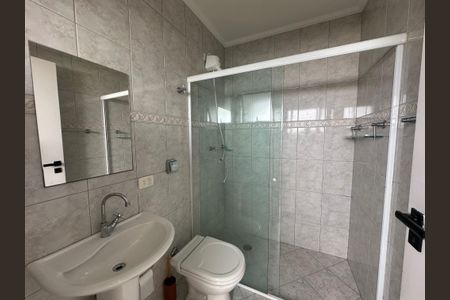 Casa de condomínio para alugar com 600m², 5 quartos e 6 vagasBanheiro de serviço
