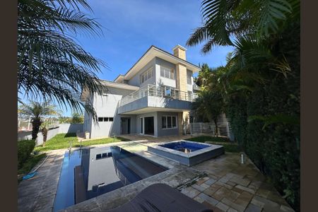 Casa de condomínio para alugar com 600m², 5 quartos e 6 vagasPiscina