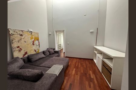 Casa de condomínio para alugar com 600m², 5 quartos e 6 vagasSala de TV