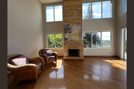 Casa de condomínio para alugar com 600m², 5 quartos e 6 vagasSala