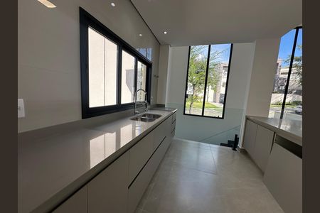 Casa de condomínio à venda com 304m², 4 quartos e 4 vagasCozinha