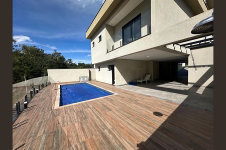 Casa de condomínio à venda com 304m², 4 quartos e 4 vagasPiscina