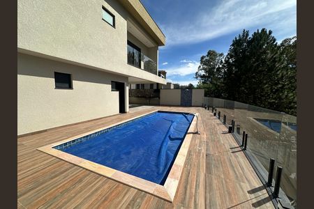 Casa de condomínio à venda com 304m², 4 quartos e 4 vagasPiscina