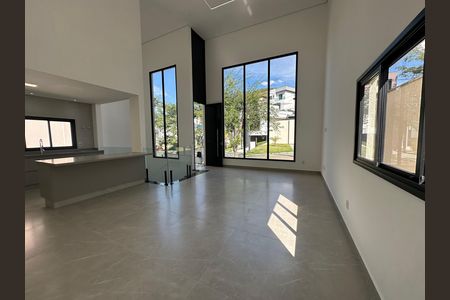 Casa de condomínio à venda com 304m², 4 quartos e 4 vagasSala