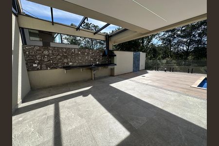 Casa de condomínio à venda com 304m², 4 quartos e 4 vagasChurrasqueira