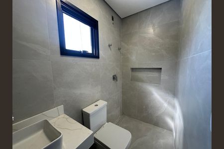 Casa de condomínio à venda com 304m², 4 quartos e 4 vagasBanheiro da Suíte 3
