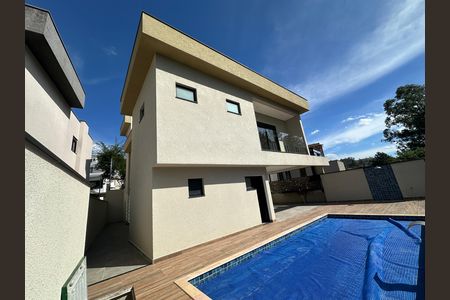 Casa de condomínio à venda com 304m², 4 quartos e 4 vagasPiscina