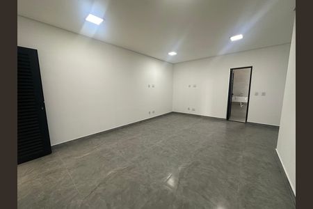 Casa de condomínio à venda com 304m², 4 quartos e 4 vagasSuíte 3