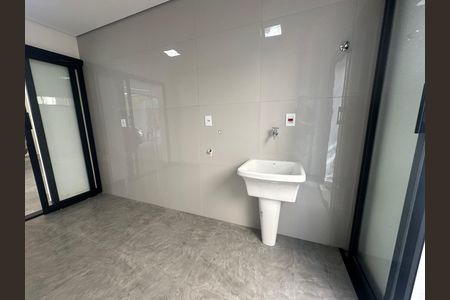 Casa de condomínio à venda com 304m², 4 quartos e 4 vagasÁrea de Serviço