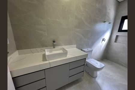 Casa de condomínio à venda com 304m², 4 quartos e 4 vagasBanheiro da Suíte 1