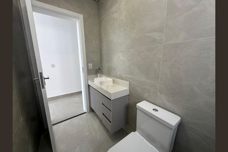 Casa de condomínio à venda com 304m², 4 quartos e 4 vagasBanheiro 1