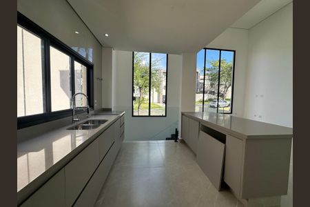 Casa de condomínio à venda com 304m², 4 quartos e 4 vagasCozinha