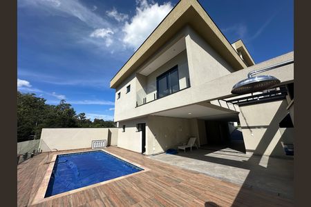 Casa de condomínio à venda com 304m², 4 quartos e 4 vagasPiscina