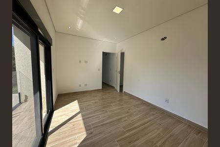 Casa de condomínio à venda com 304m², 4 quartos e 4 vagasSuíte 2