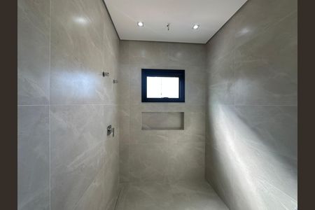 Casa de condomínio à venda com 304m², 4 quartos e 4 vagasBanheiro da Suíte 2
