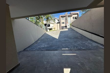 Casa de condomínio à venda com 304m², 4 quartos e 4 vagasGaragem