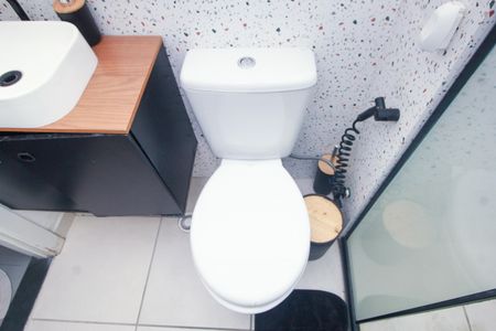 Apartamento à venda com 52m², 2 quartos e sem vaga Apartamento à venda com 52m², 2 quartos e sem vagaBanheiro