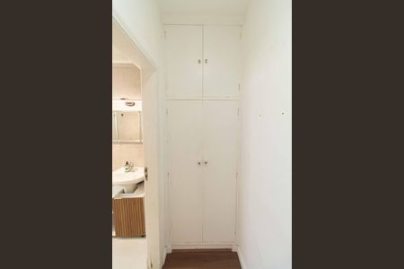 Apartamento para alugar com 87m², 2 quartos e 1 vagaArmário do corredor