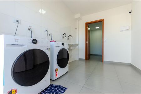 Studio para alugar com 25m², 1 quarto e sem vaga Studio para alugar com 25m², 1 quarto e sem vagaLavanderia
