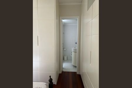 Apartamento à venda com 124m², 3 quartos e 3 vagas Apartamento à venda com 124m², 3 quartos e 3 vagasBanheiro