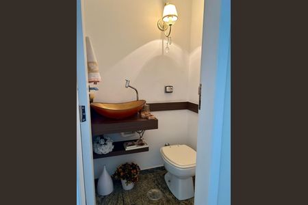 Apartamento à venda com 124m², 3 quartos e 3 vagas Apartamento à venda com 124m², 3 quartos e 3 vagasBanheiro