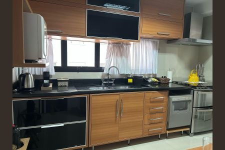 Apartamento à venda com 124m², 3 quartos e 3 vagas Apartamento à venda com 124m², 3 quartos e 3 vagasCozinha