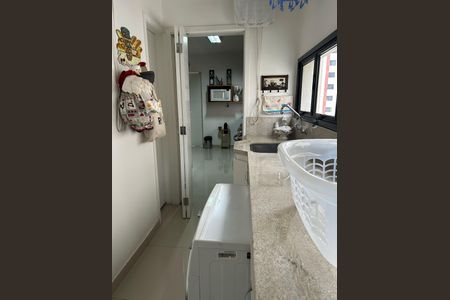 Apartamento à venda com 124m², 3 quartos e 3 vagas Apartamento à venda com 124m², 3 quartos e 3 vagasÁrea de Serviço