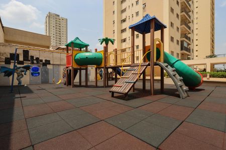 Apartamento à venda com 72m², 2 quartos e 1 vaga Apartamento à venda com 72m², 2 quartos e 1 vagaÁrea comum - Playground