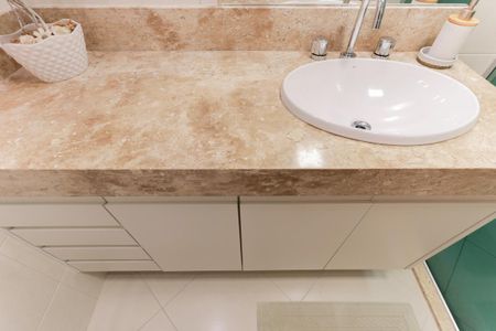 Apartamento à venda com 72m², 2 quartos e 1 vaga Apartamento à venda com 72m², 2 quartos e 1 vagaBanheiro