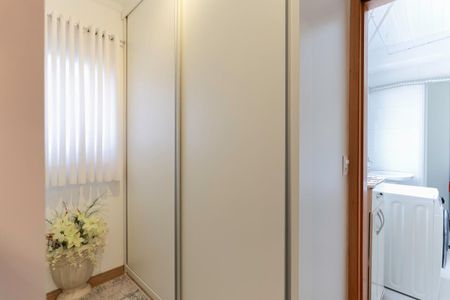 Apartamento à venda com 72m², 2 quartos e 1 vaga Apartamento à venda com 72m², 2 quartos e 1 vagaCloset