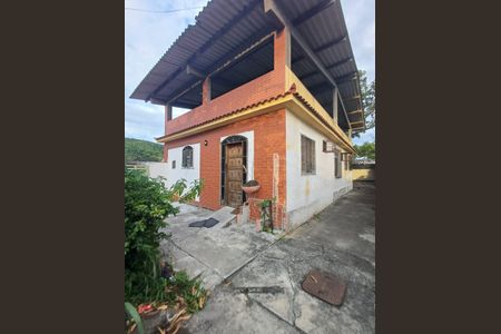 Casa para alugar com 250m², 2 quartos e 3 vagasFachada