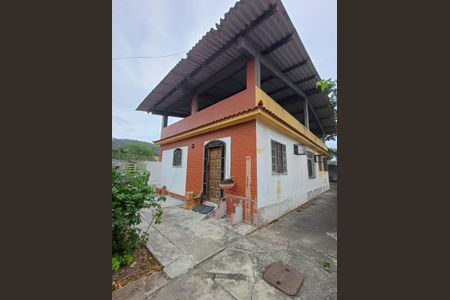 Casa para alugar com 250m², 2 quartos e 3 vagasFachada