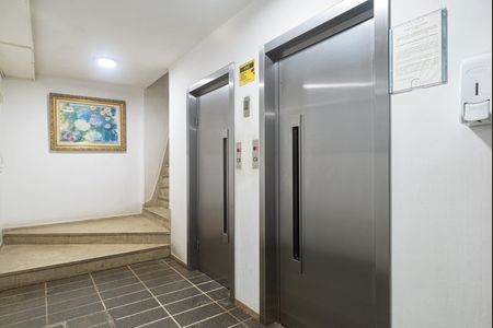 Apartamento à venda com 59m², 1 quarto e sem vagaÁrea comum - Elevadores