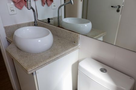 Apartamento à venda com 57m², 2 quartos e 1 vaga Apartamento à venda com 57m², 2 quartos e 1 vagaBanheiro